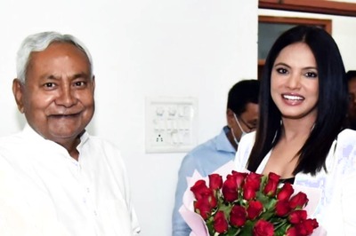 Nitu Chandra Meets Bihar CM Nitish Kumar, Syed Shahnawaz Hussain, Receives Acclaim for Hollywood Debut