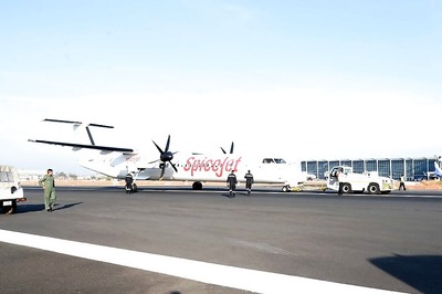 SpiceJet Flight Asked to Abort Landing Due to Non-deployment of Nose Gear, Major Accident Averted: Navy