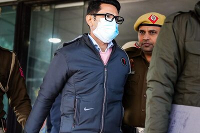 News18 Evening Digest: Air India Pee-gate Accused Shankar Mishra Granted Bail, Visakhapatnam to be AP Capital & Other Top Stories