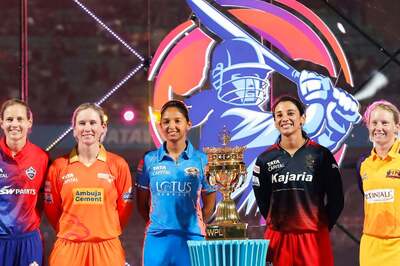 Harmanpreet Kaur, Smriti Mandhana and Other Captains Unveil WPL Trophy Ahead of Opening Match