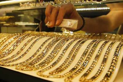 Gold recovers as Chinese buyers emerge, shares slump