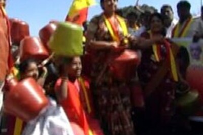Women add quirk to Cauvery protests