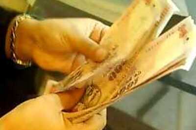 India's 1Q fiscal deficit widens 43 pc