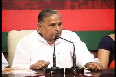 Be ready for snap polls, Mulayam asks party workers