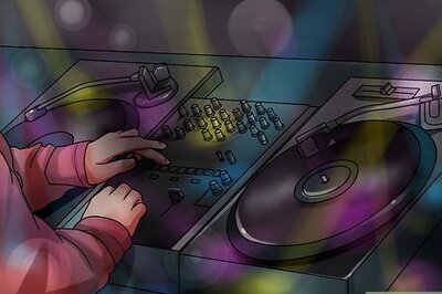 How to Throw Down a Dope DJ Set in a Club