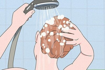 How to Curl Hair Using a Hot Air Brush