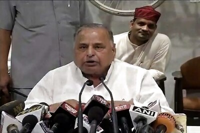 Mulayam Snubs Akhilesh, Says MLAs Will Decide Next UP CM