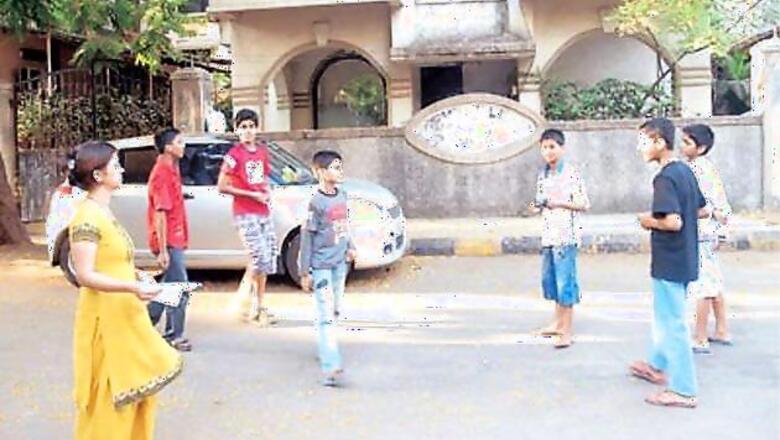 Mumbai: Two hours in jail for a game of cricket