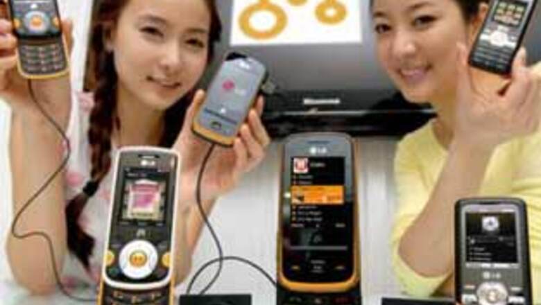 LG reveals 3 new music mobiles