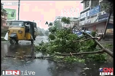 Cyclone Hudhud: Five killed in Andhra Pradesh, Odisha; normal life hit