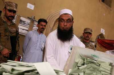 Pakistan General Elections: Candidates Rush to File Nominations Ahead of Sunday Deadline
