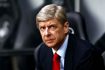 Arsenal fans call on club to halt Wenger contract talks