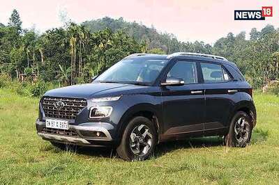 Hyundai Venue Compact SUV Crosses 1 Lakh Bookings Since Launch