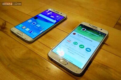 Leaked images show two Samsung Galaxy S6 variants; one has a standard display, the other with a curved screen