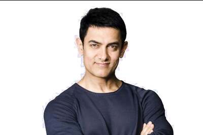 Old Video Shows Aamir Khan Sticking His Movie Posters on Auto Rickshaws, Here's Why