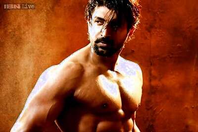 Arun Vijay sports chiselled six-pack abs in 'Yennai Arindhaal'; shares his new look on Twitter