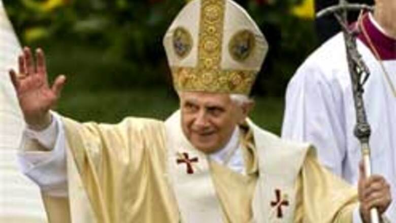 Thousands Gather in Krakow to see Pope