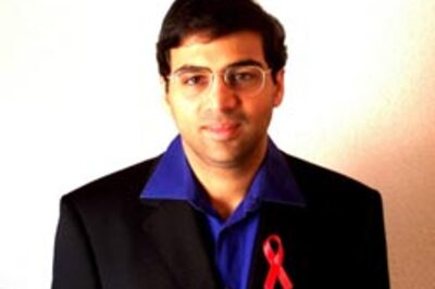 Anand pins Topalov, aiming No. 1