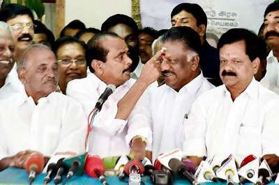 Panneerselvam Camp Moves SC Against Speaker's Decision on Secret Ballot