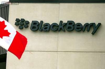 Hammered by competition, BlackBerry may put itself up for sale