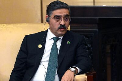 Pak PM Warns of 'Weaponisation' of Social Media to Blackmail and Pressurise Civil Servants