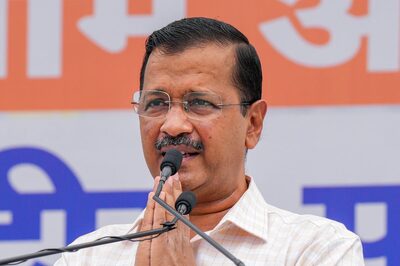 BJP Stages Dharna Outside Kejriwal's Home, Urges Delhi CM to Allow Public to See His 'Lavish Living'