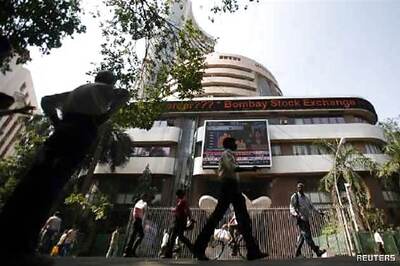 Sensex crashes 285 points at close on DMK pullout