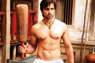 Sonu Sood to play Dawood in 'Shootout at Wadala'