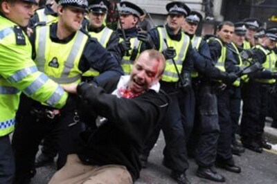 Anti-G20 protesters attack banks, one dead