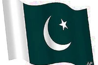 Pak bombs terror targets, set for ground offensive