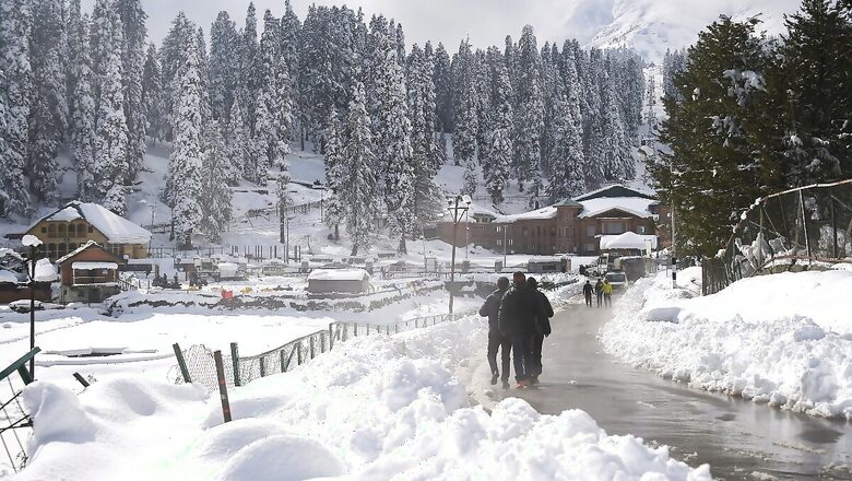 Mercury Dips in Most Parts of Northern India; Rain, Snowfall Likely in Parts of J&K Tomorrow