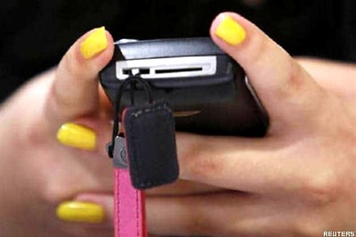 TRAI lowers roaming charges for calls, SMSs