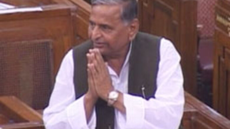 Mulayam takes up V P Singh's case