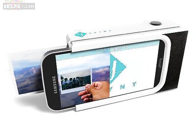 Prynt: A smartphone case with a built-in printer lets you print photos instantly