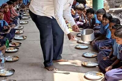 Govt Convenes Meet to Evaluate Mid-day Meal in Schools After Plaints of Food Poisoning