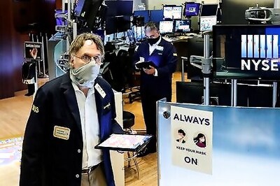 Wall Street Closes Higher As Momentum Stocks Push S&P 500, Nasdaq To New Highs