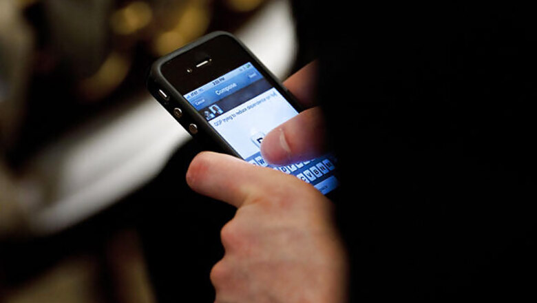 Cellphone radiation may harm your baby: Report