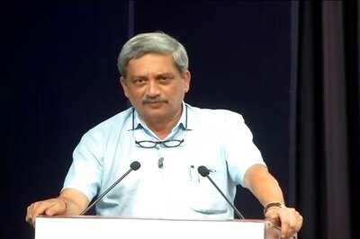 Army Giving Befitting Reply to Ceasefire Violations: Parrikar