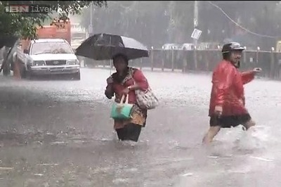 Heavy rains lash Kolkata, water logging in various parts