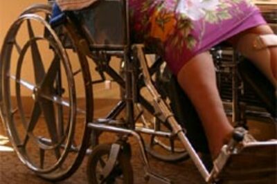 Disabled woman runs after cops arrest her