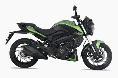 2019 Bajaj Dominar 400 Launched in India for Rs 1.74 Lakh, Gets New Aurora Green Paint