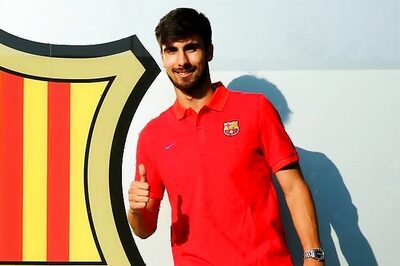 Barcelona Capture Portugal's Andre Gomes From Valencia