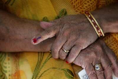 'No Postal Ballot for Govt Employees': Fake WhatsApp Message Goes Viral, Election Commission Fact Checks It