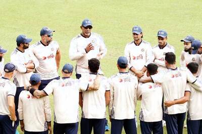 Phil Simmons Focused on Blocking Out Distractions as Bangladesh Prepare for South Africa Test Series