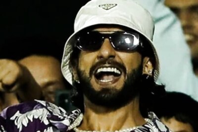 Ranveer Singh Jumps With Joy As Mumbai Indians Captain Rohit Sharma Hits Six in IPL Match; Watch