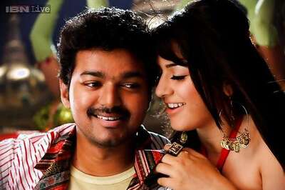 Snapshot: Hansika Motwani fights Vijay with a sword for upcoming Chimbudevan film