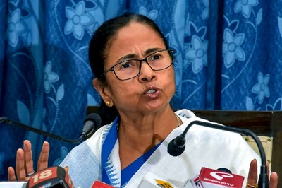 Bengal CM to Lead March against Hathras Gang-rape on Saturday, Other Non-BJP Parties Take Out Rallies