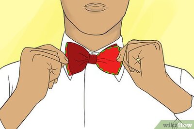 How to Tighten and Adjust a Bow Tie