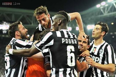 Chaos reigns before Juventus celebrate league win at Roma