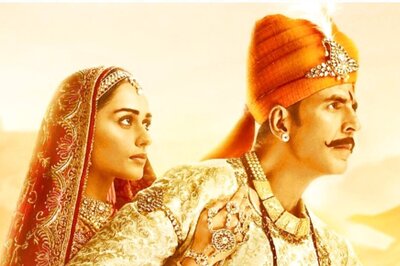 Akshay Kumar and Manushi Chillar's Prithviraj Postponed Due to Rise in Covid-19 Cases: Report